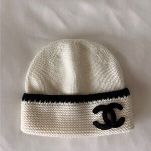 CHANEL White Knit Beanie with Black Trim and CC Logo